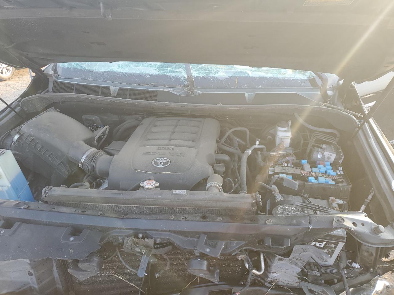 2019 Toyota Tundra - Image 11