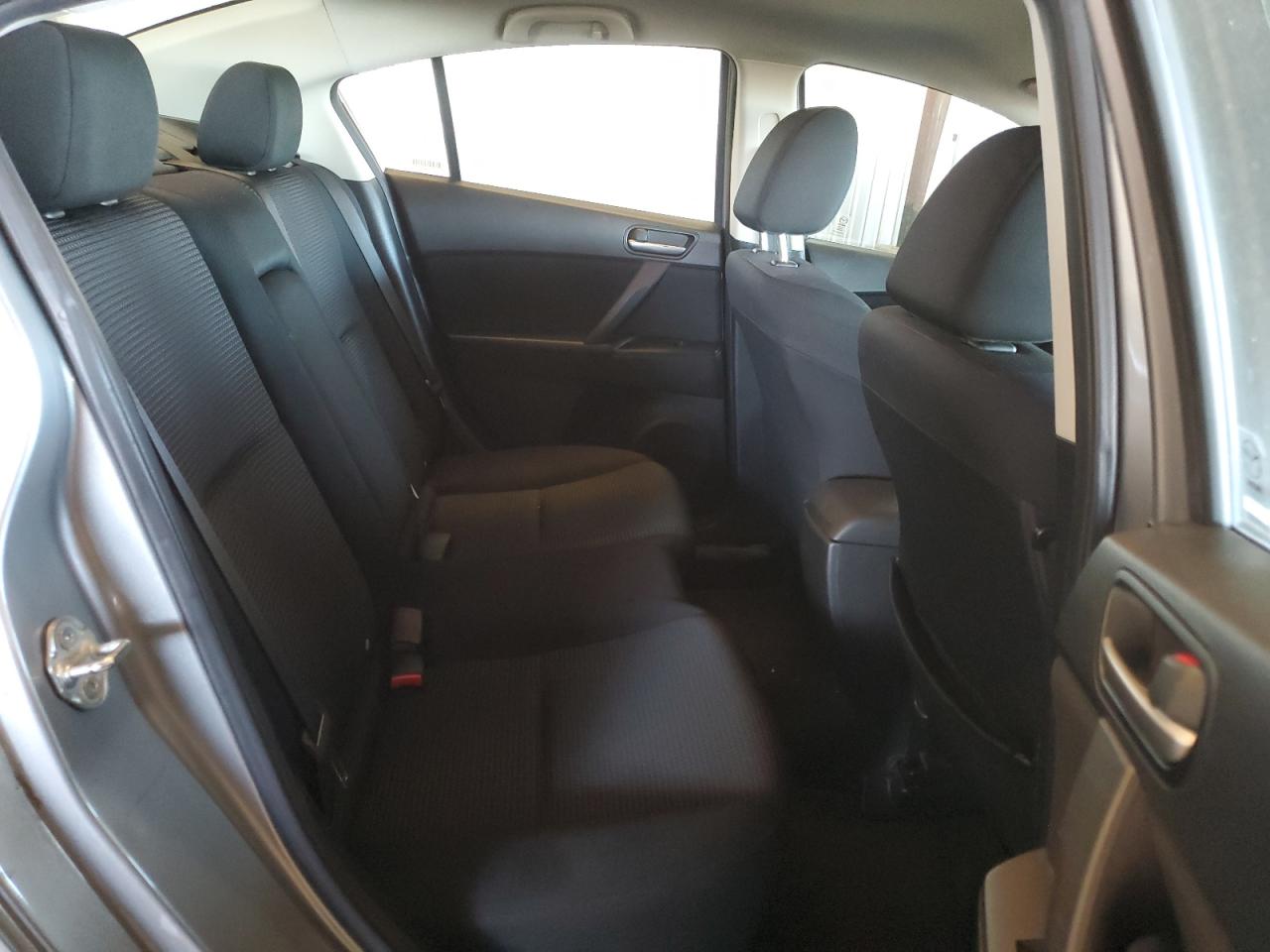 2012 Mazda 3 - Image 10