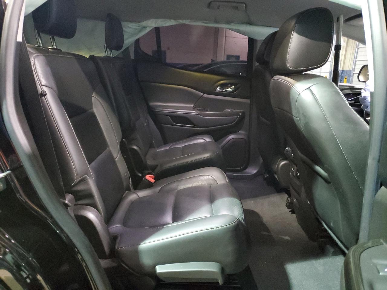 2018 GMC Acadia - Image 11