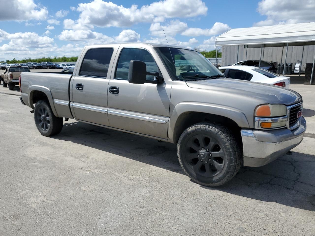 2001 GMC Sierra - Image 4