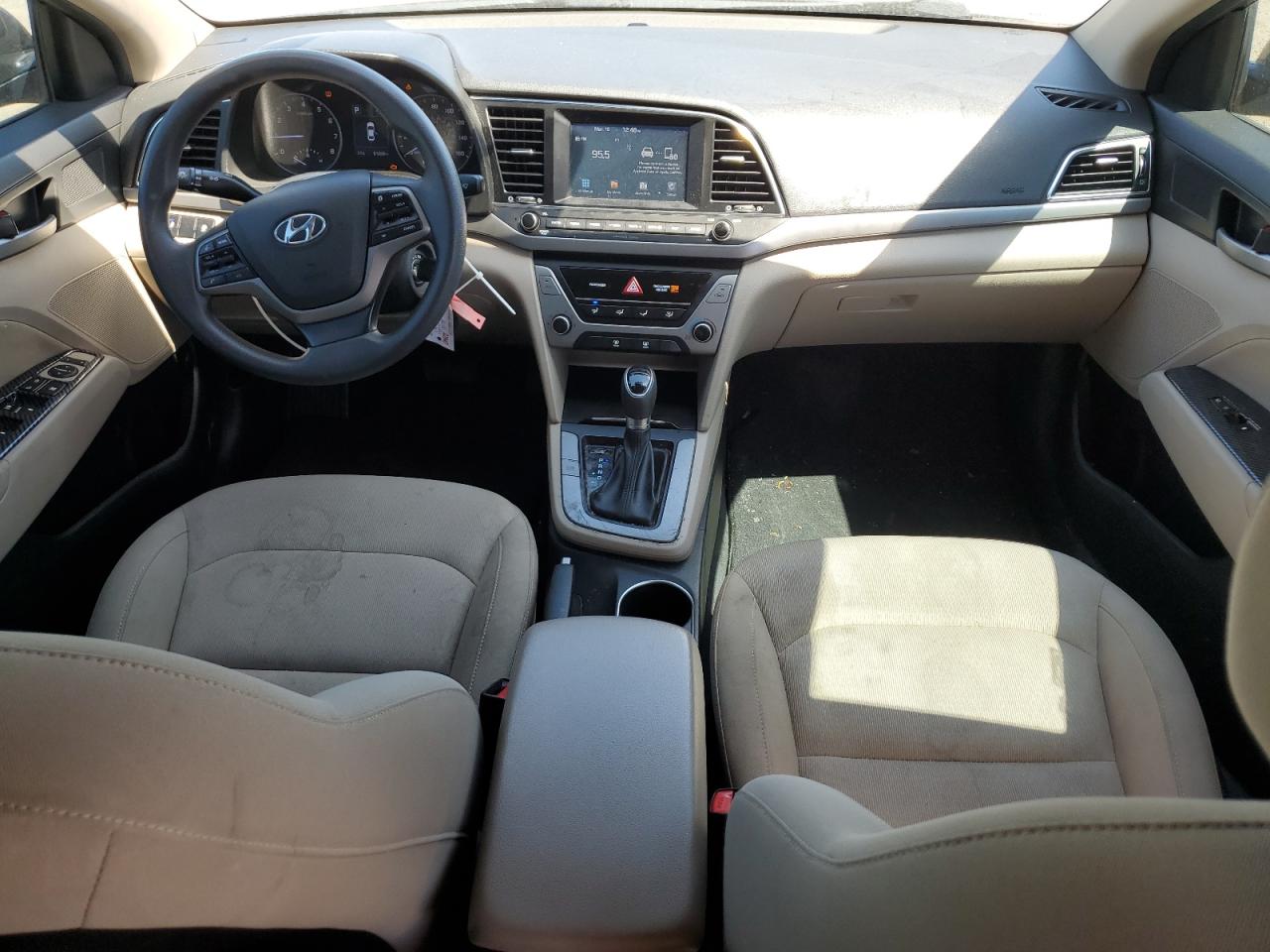 2018 Hyundai Elantra - Image 8