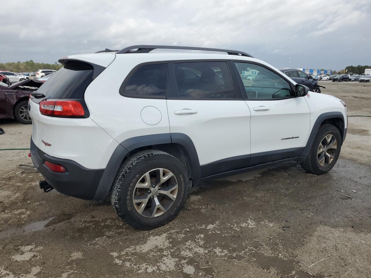 2017 Jeep Cherokee - Image 3