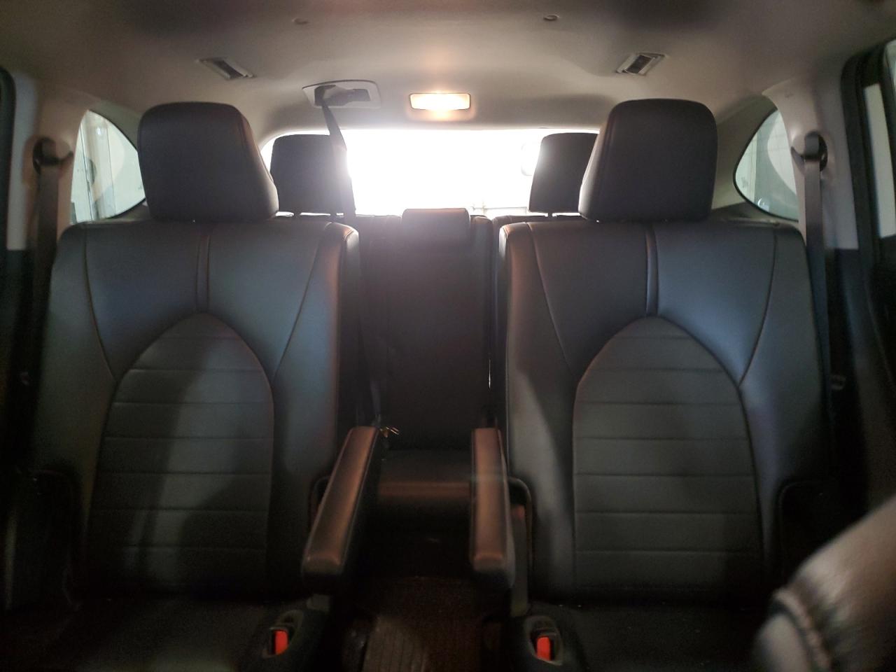 2020 Toyota Highlander - Image 10