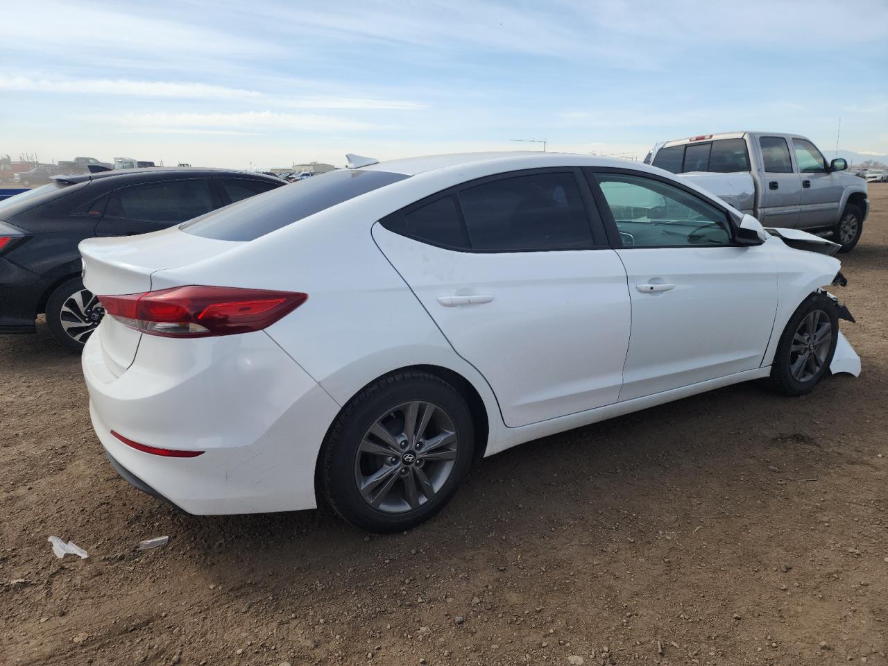 2017 Hyundai Elantra - Image 3