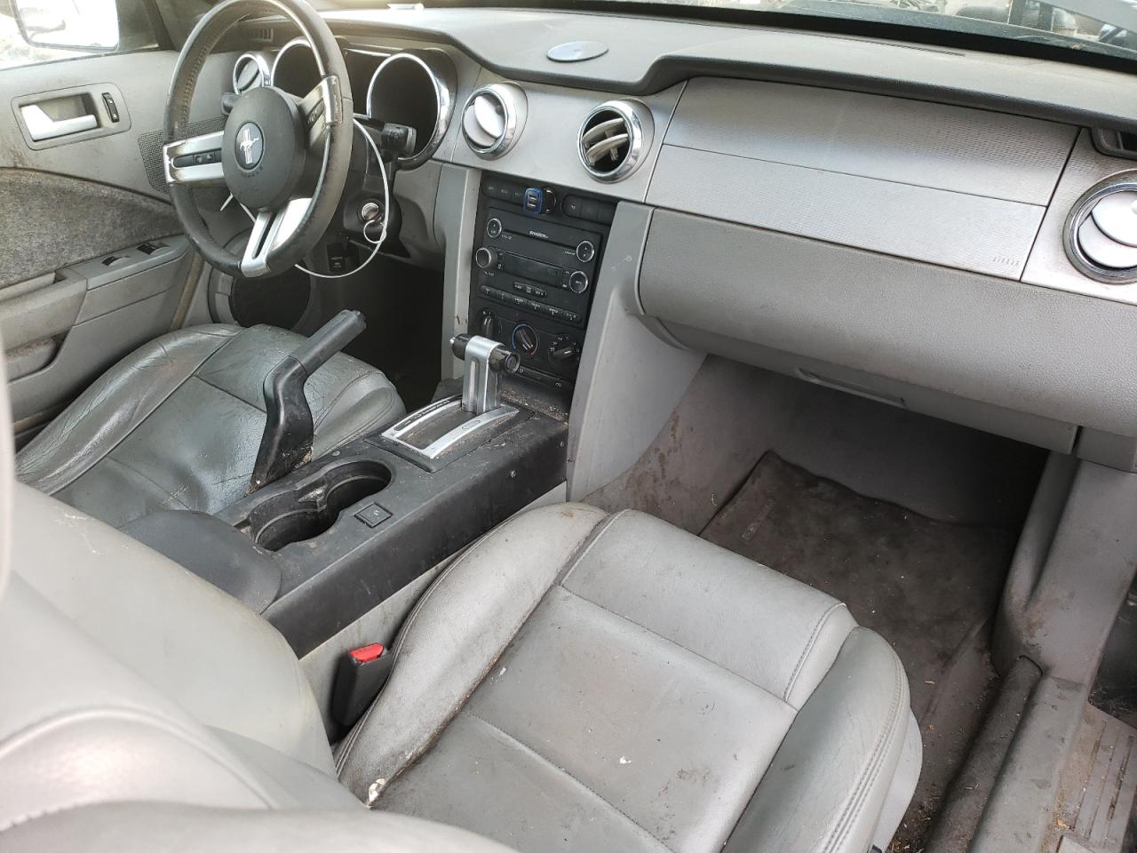 2009 Ford Mustang - Image 8