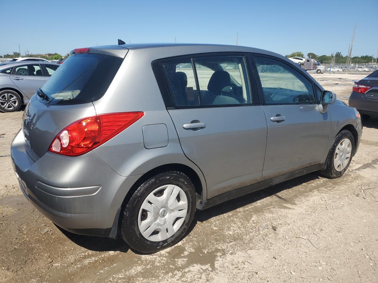 2012 Nissan Versa - Image 3