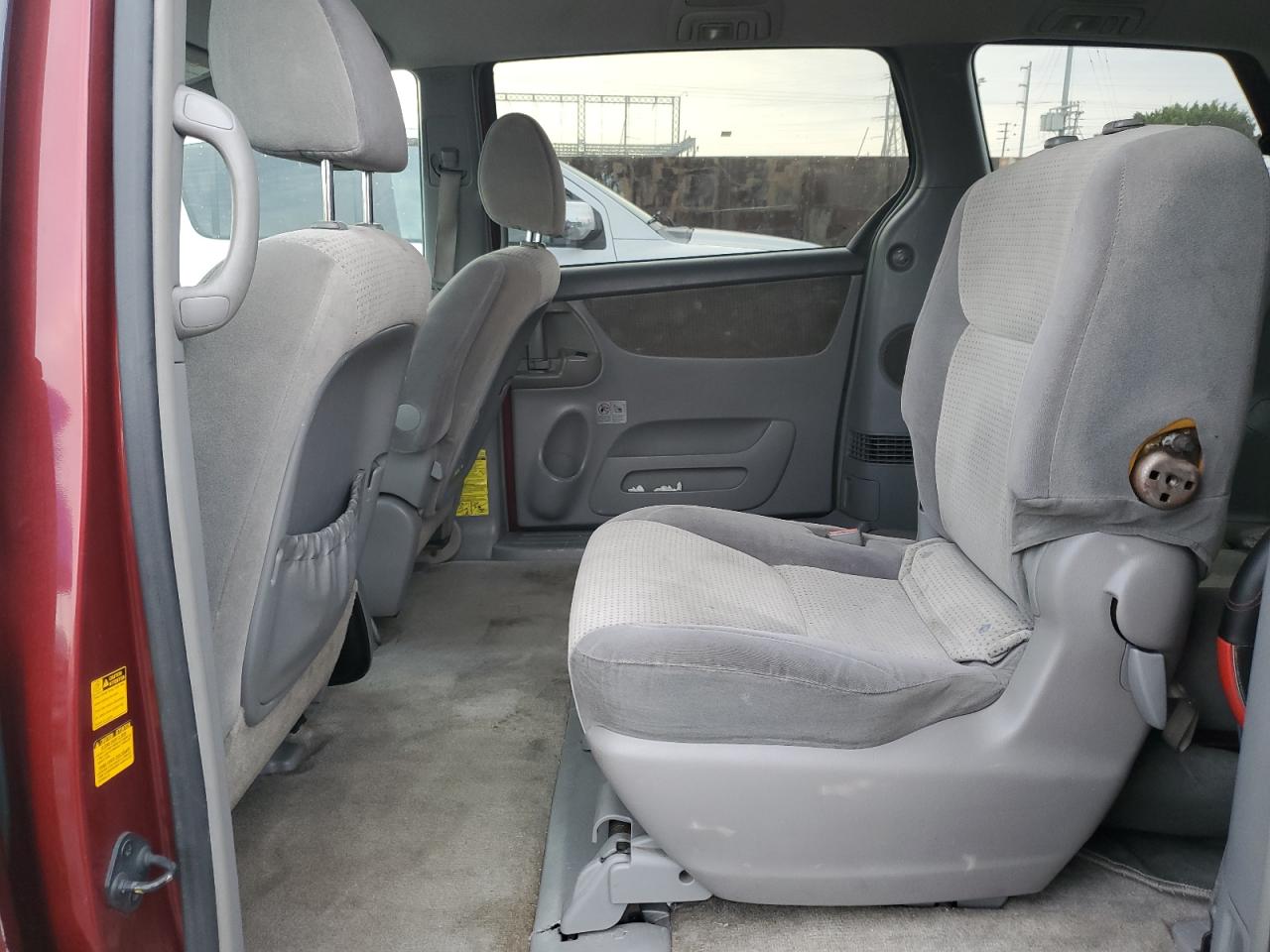 2009 Toyota Sienna - Image 11
