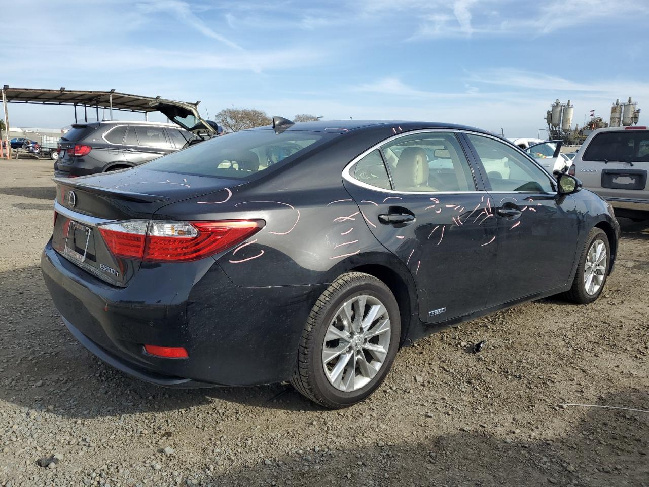 2015 Lexus ES - Image 3