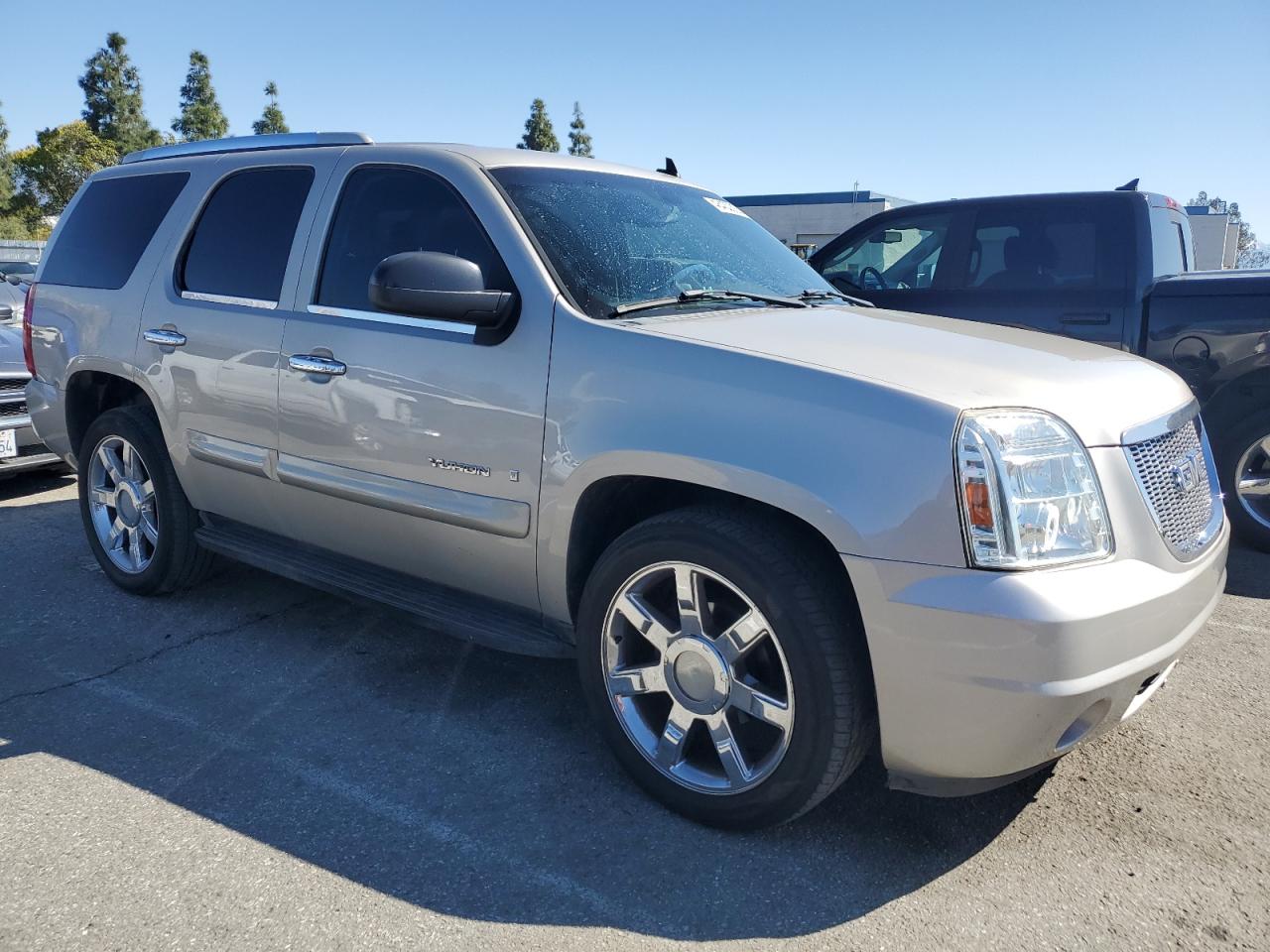 2007 GMC Yukon - Image 4