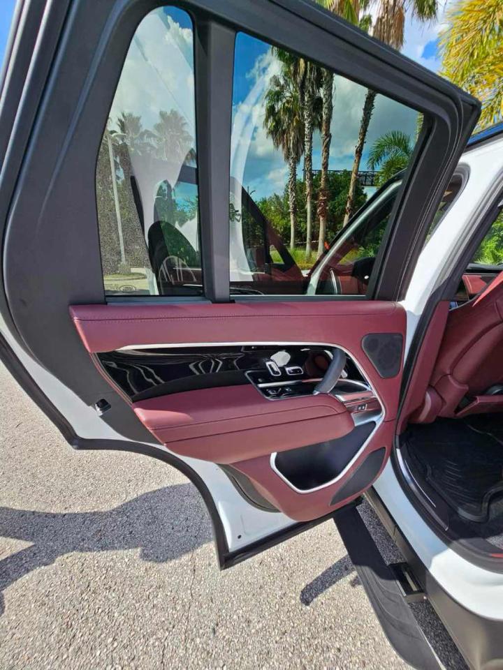 2023 Land Rover Range Rover - Image 4