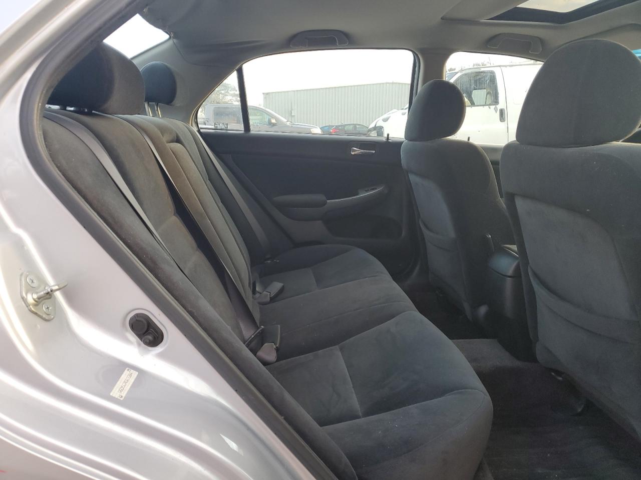 2005 Honda Accord - Image 10