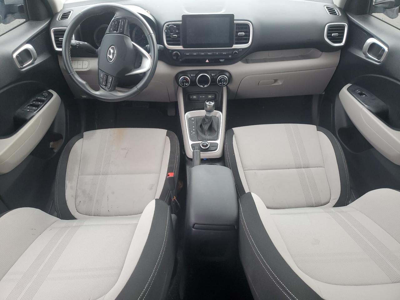2022 Hyundai Venue - Image 8