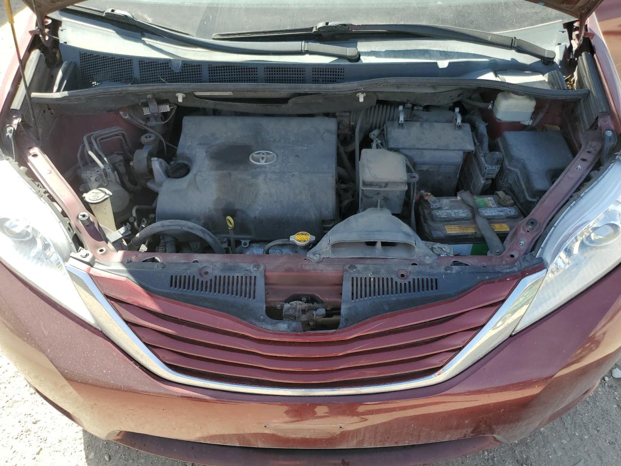 2015 Toyota Sienna - Image 12