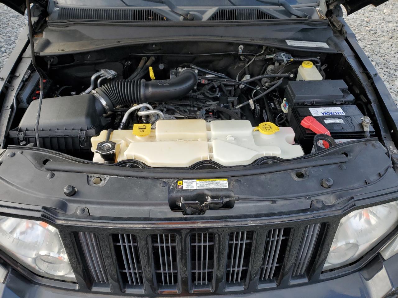 2012 Jeep Liberty (North America) - Image 12