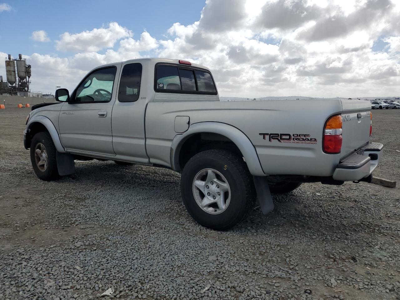 2004 Toyota Tacoma - Image 2