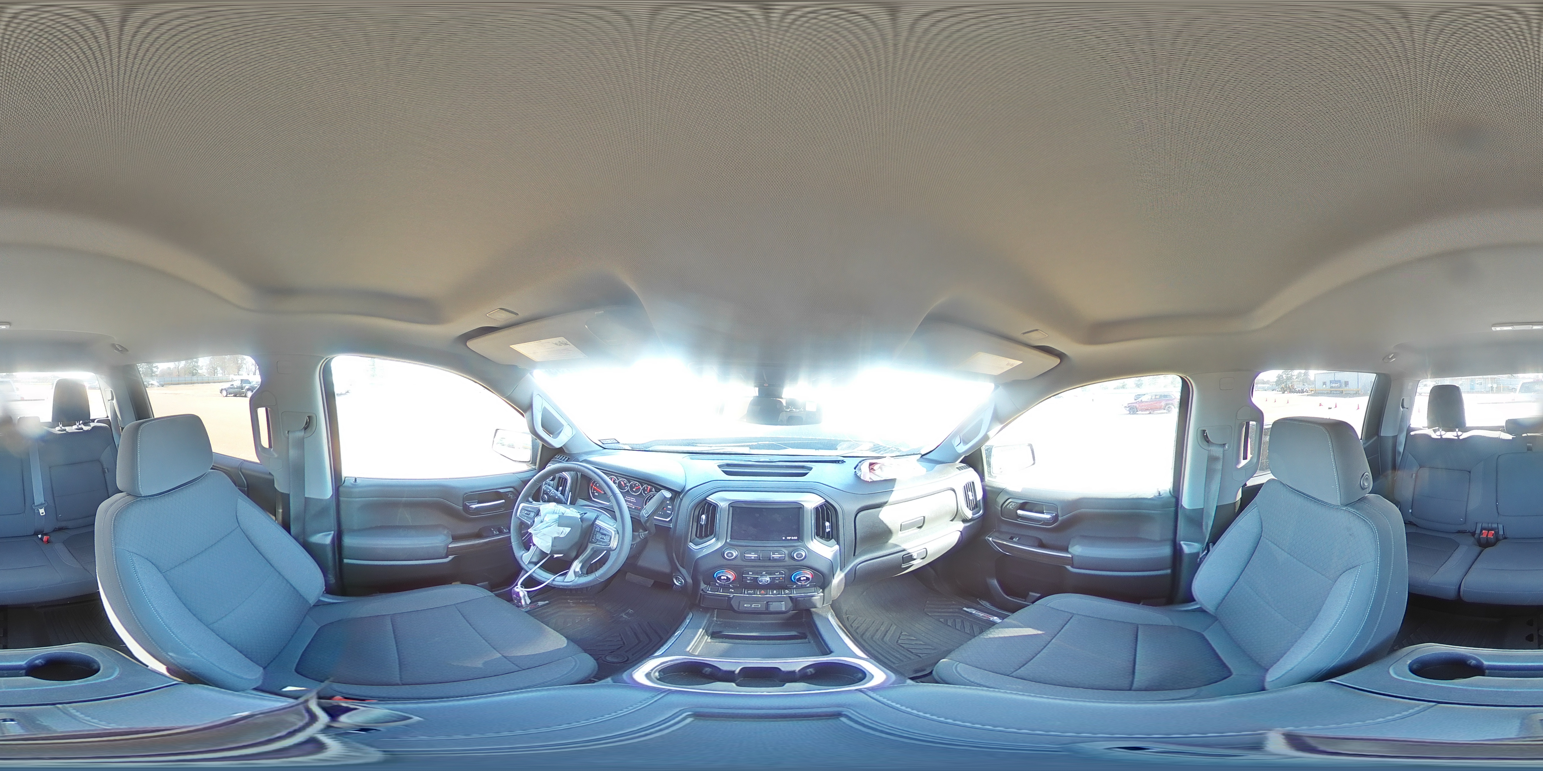 2022 Chevrolet Silverado - Image 13