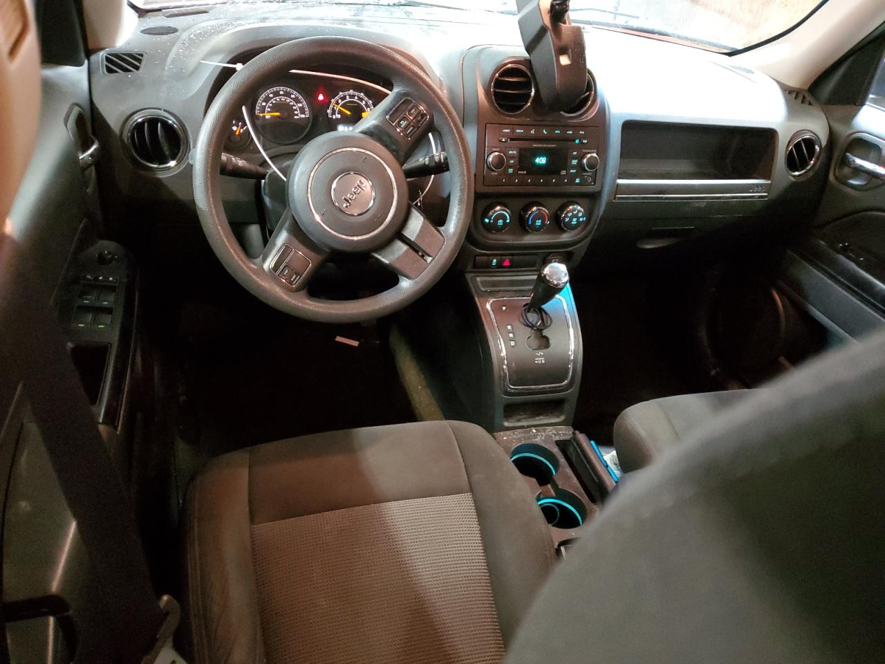2017 Jeep Liberty (Patriot) - Image 8