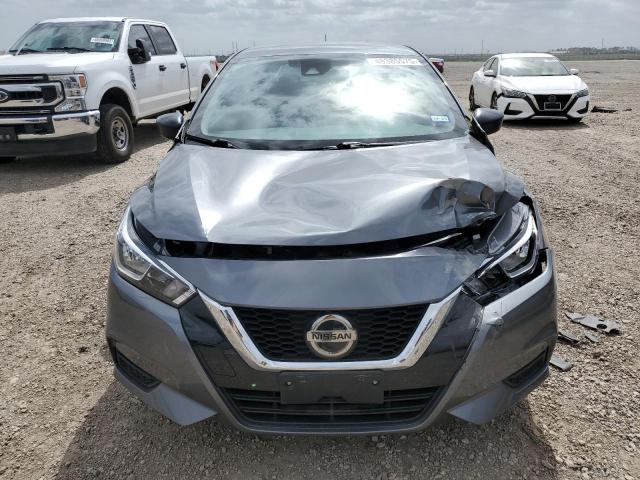  NISSAN VERSA 2022 Серый