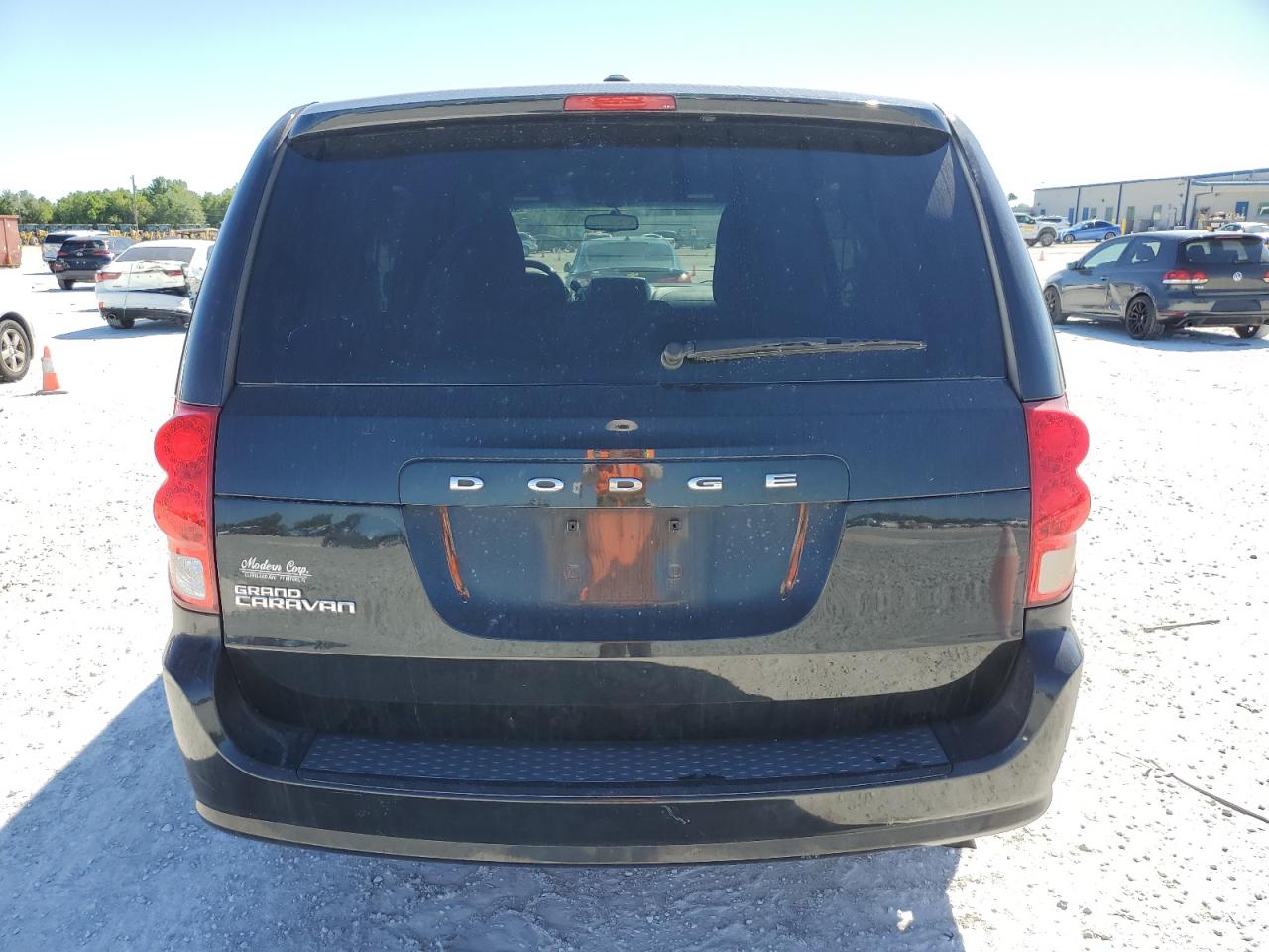 2017 Dodge Caravan - Image 6