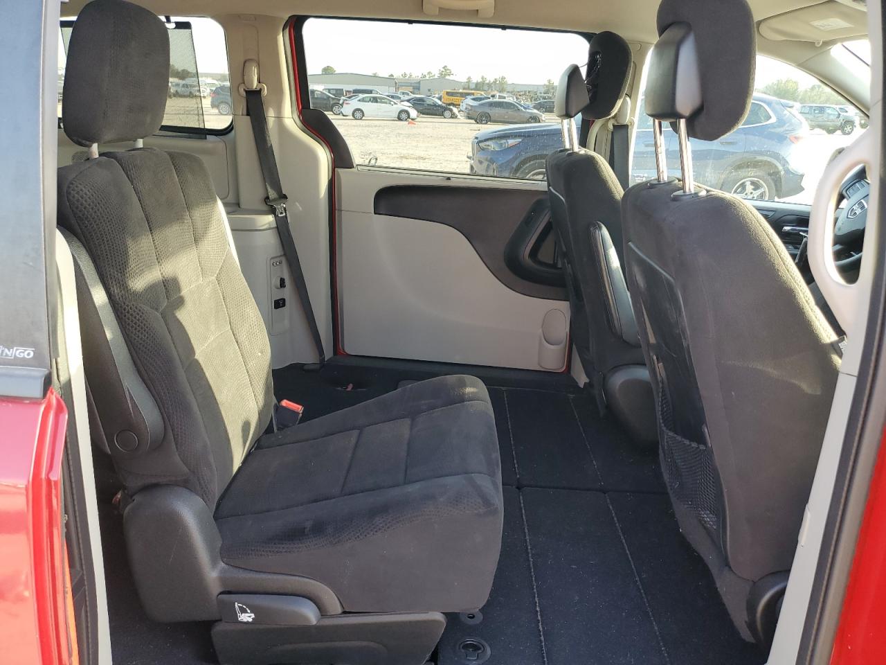 2013 Dodge Caravan - Image 11