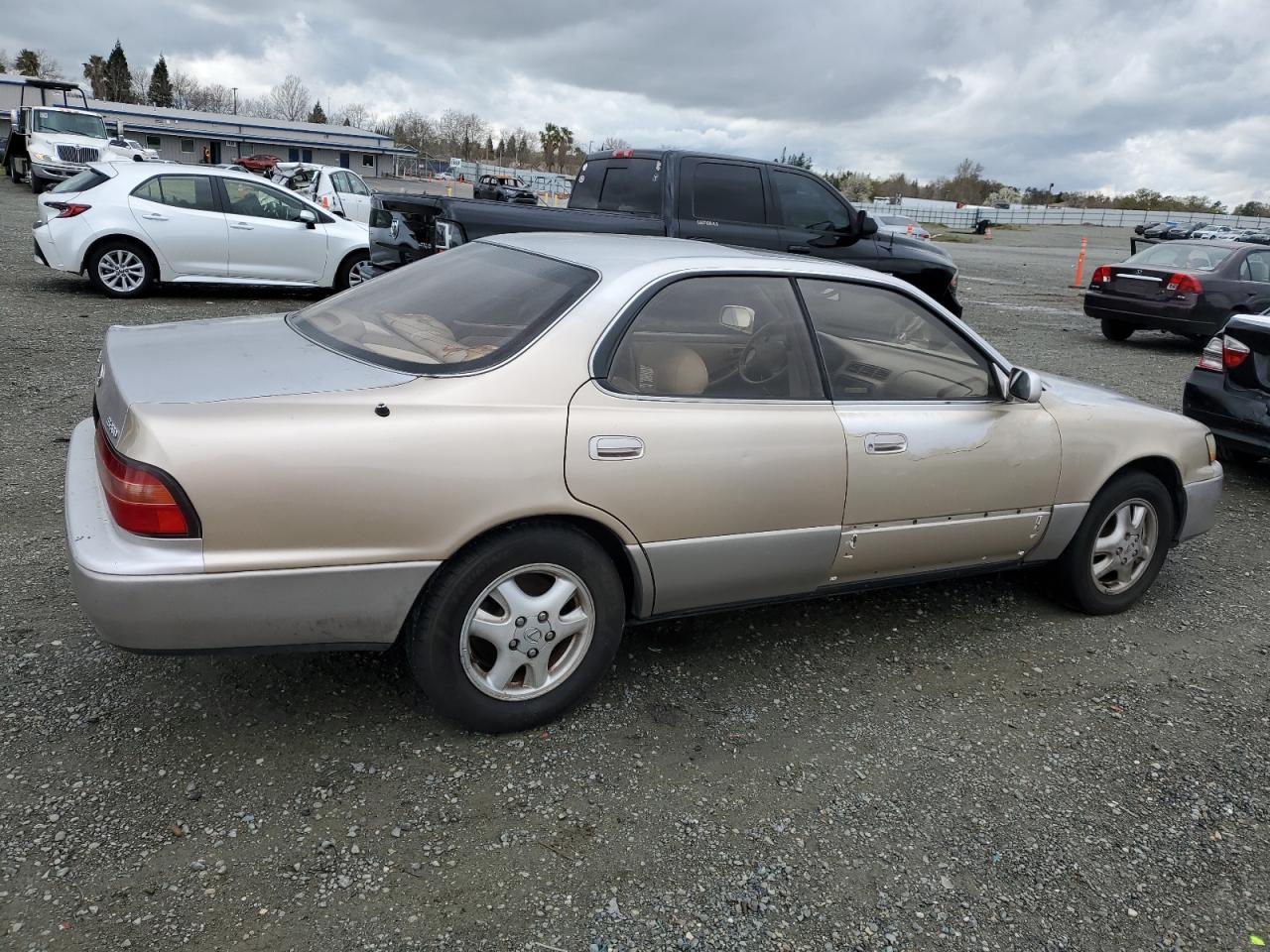 1996 Lexus ES - Image 3