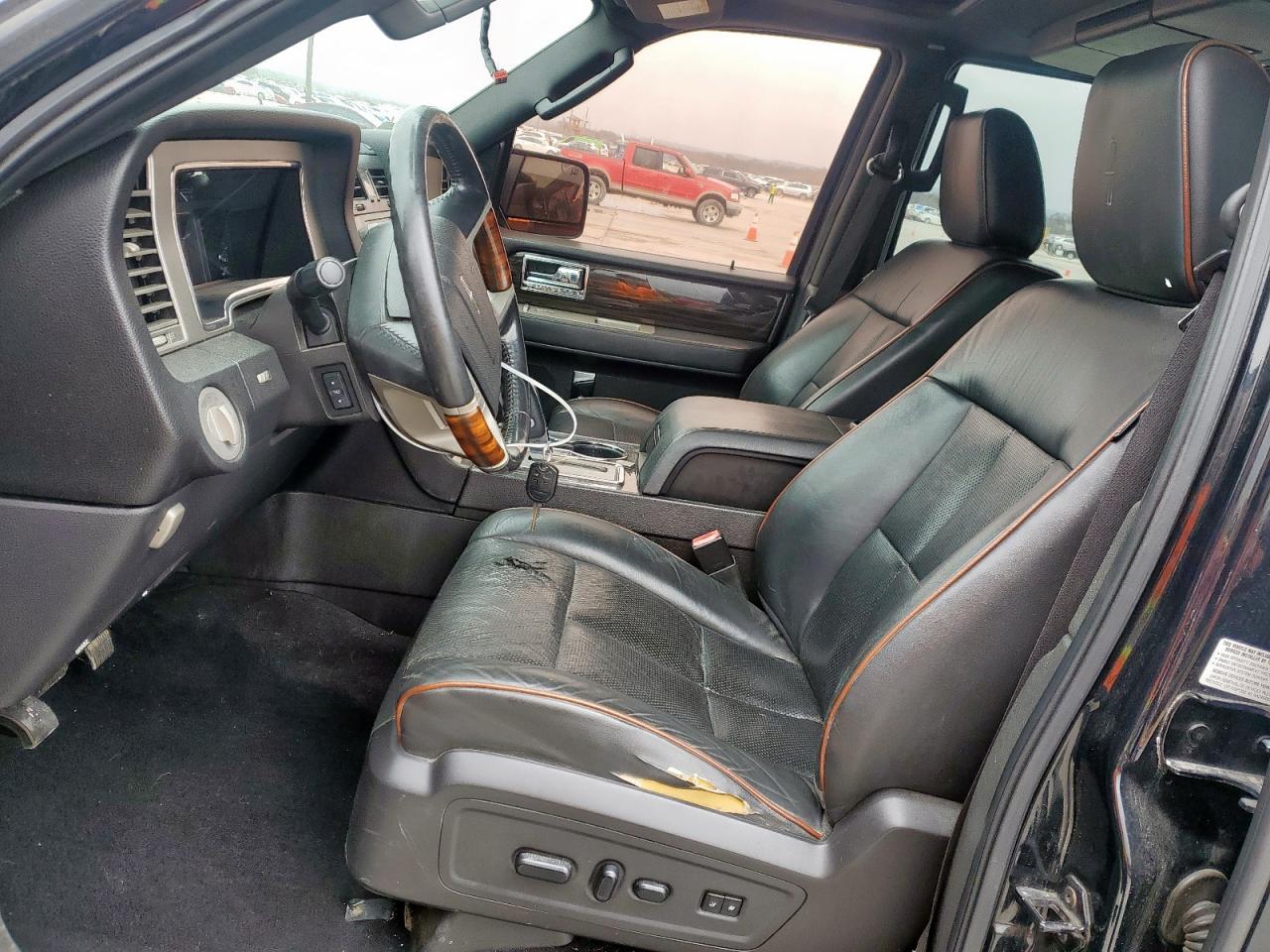 2009 Lincoln Navigator - Image 7