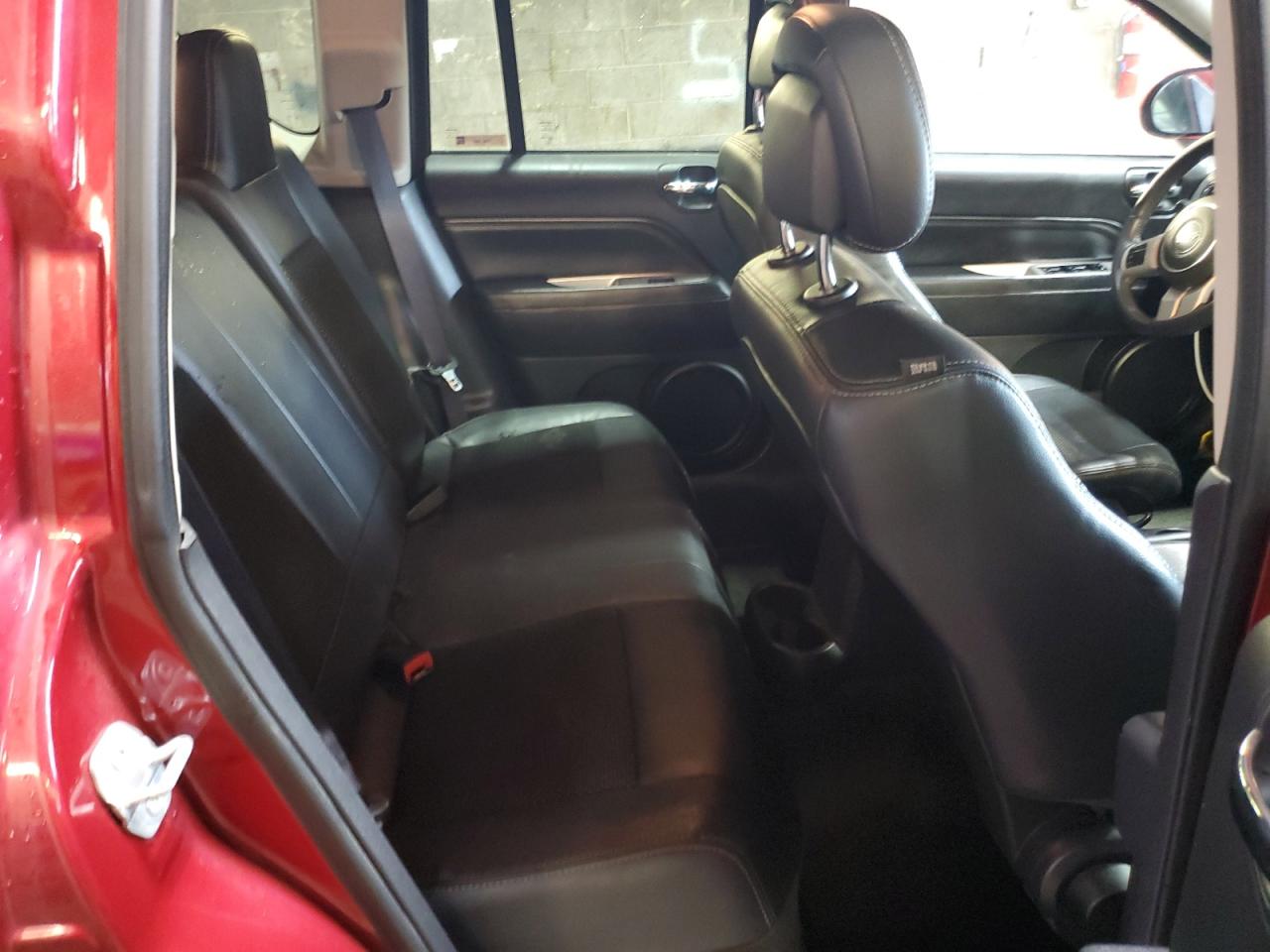 2016 Jeep Compass - Image 11