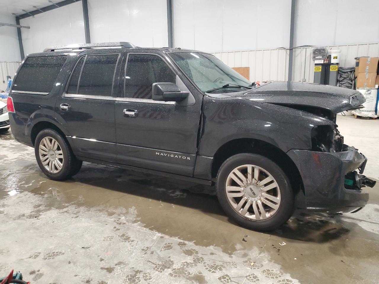 2014 Lincoln Navigator - Image 4