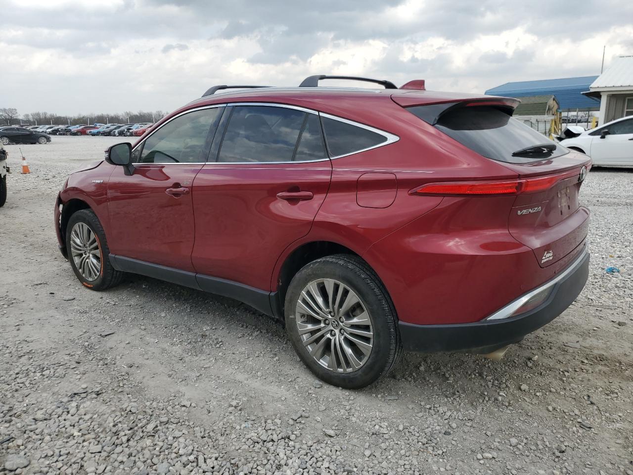 2021 Toyota Venza - Image 2
