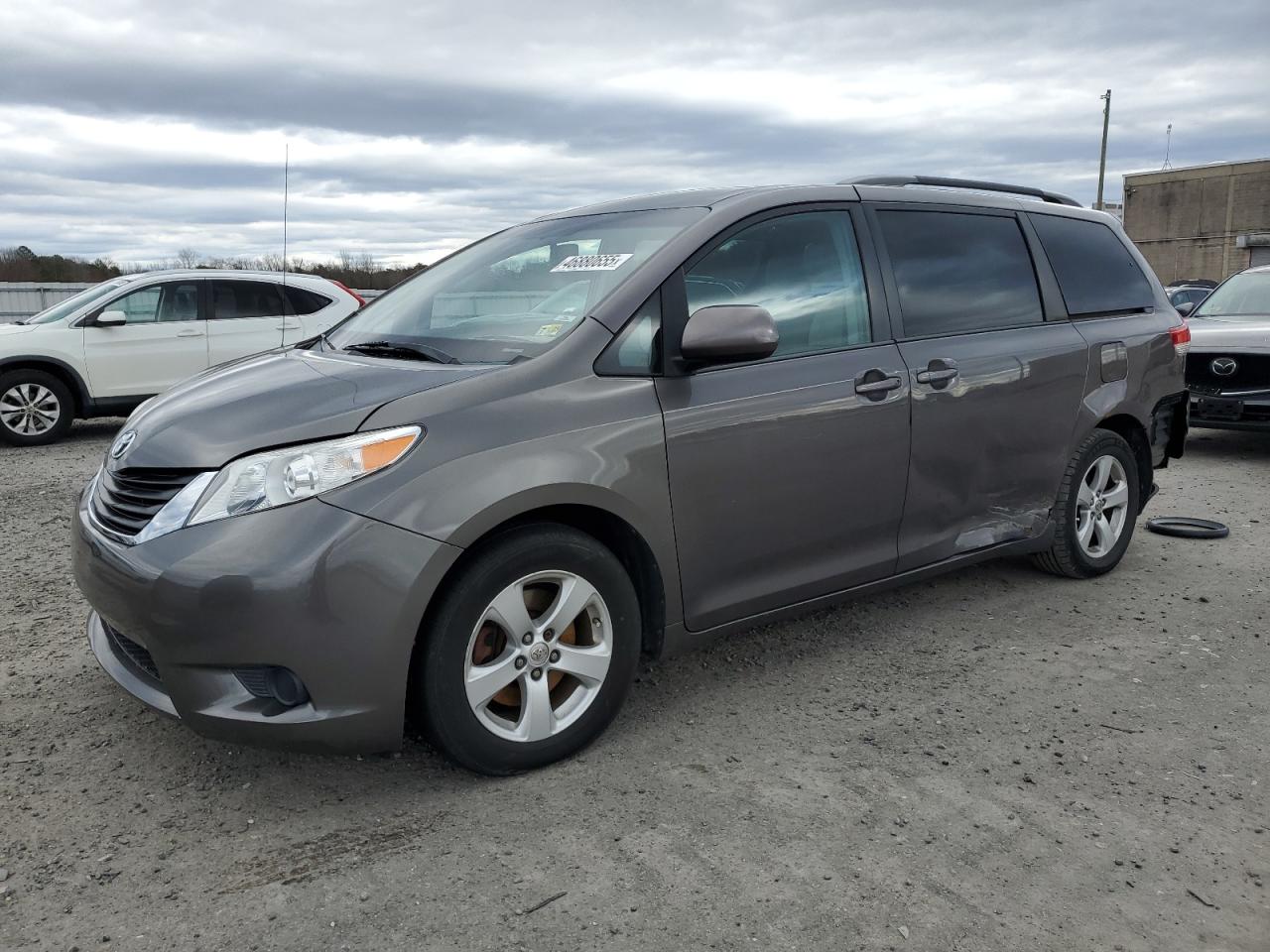 2013 Toyota Sienna - Image 1