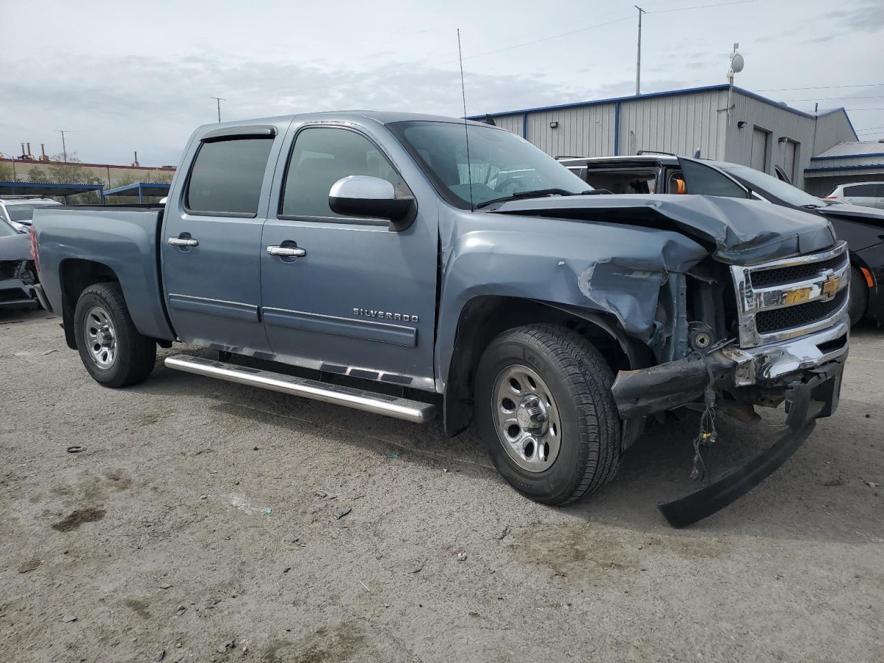 2011 Chevrolet Silverado - Image 4