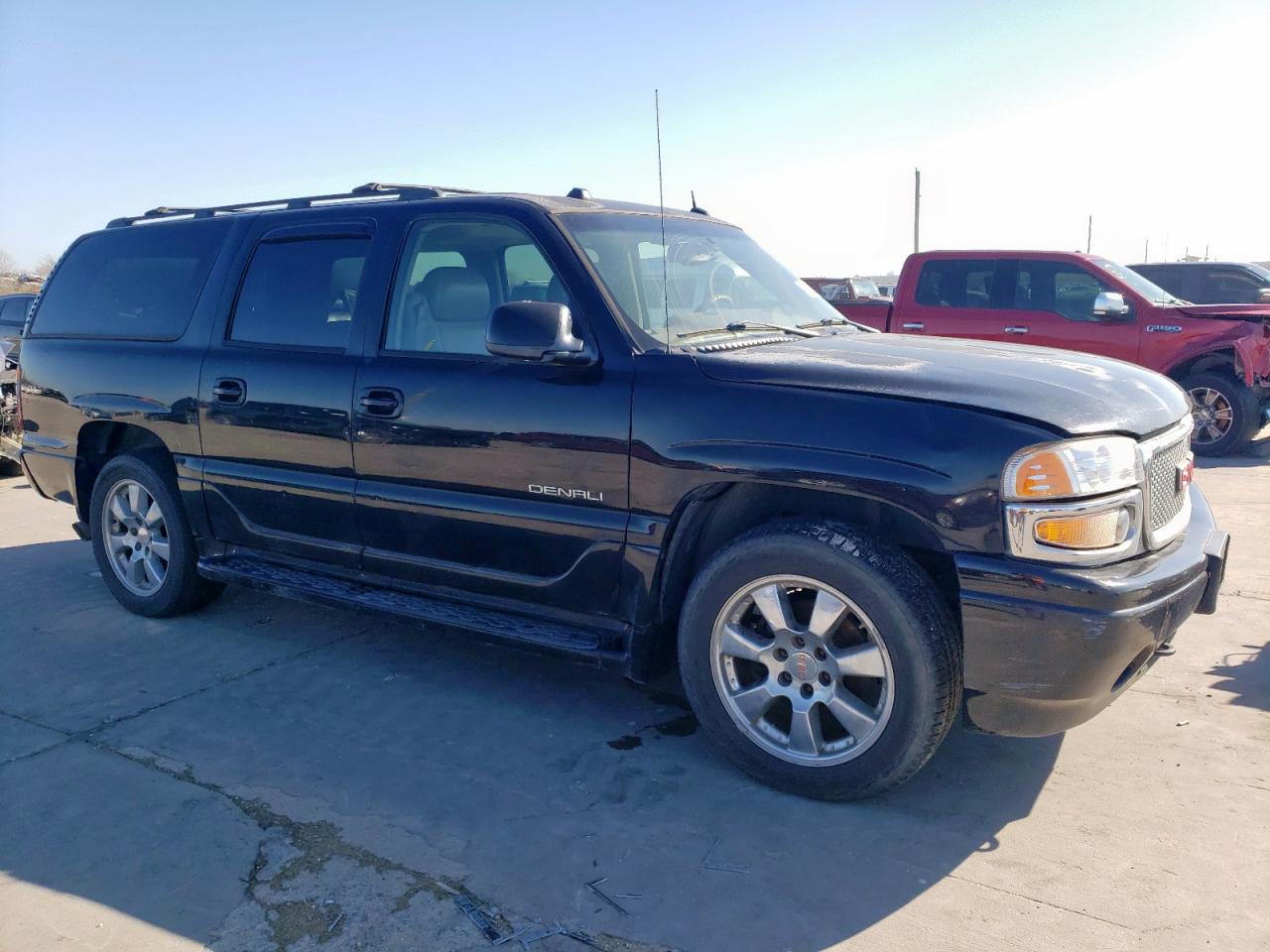 2005 GMC Yukon - Image 4