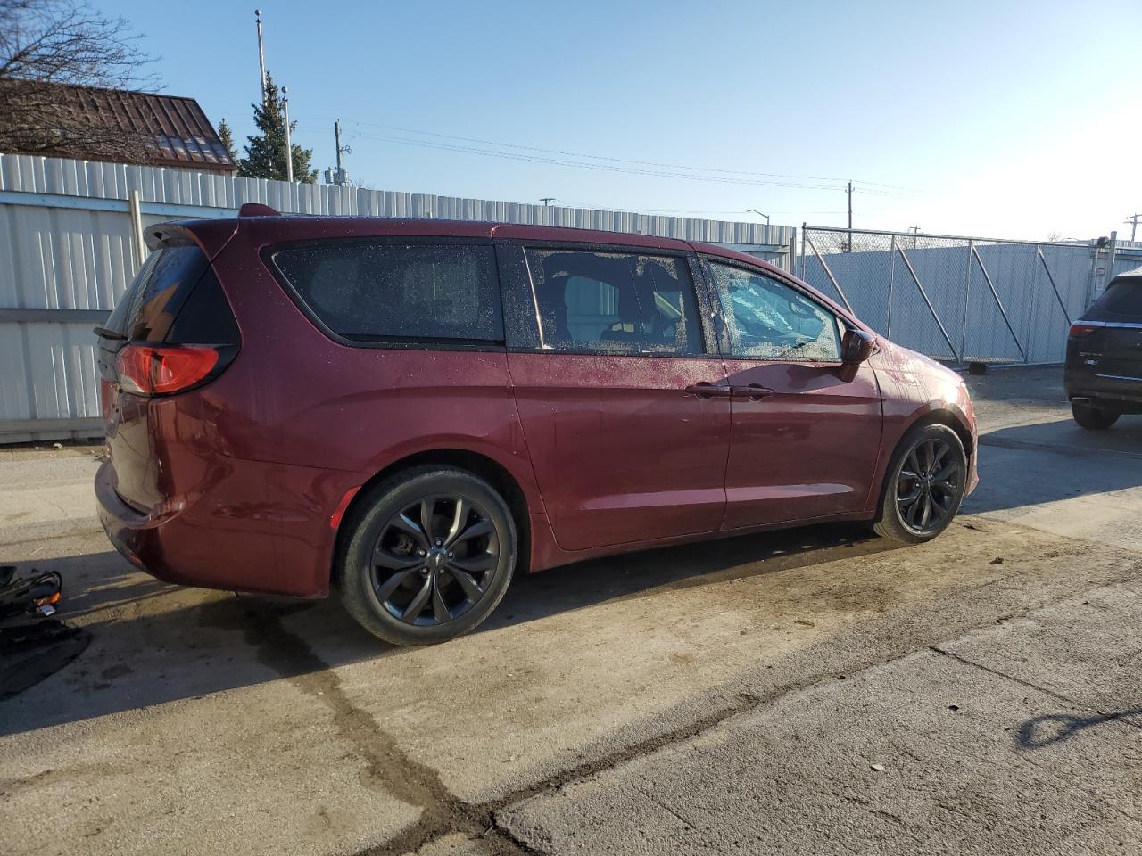2020 Chrysler Pacifica - Image 3