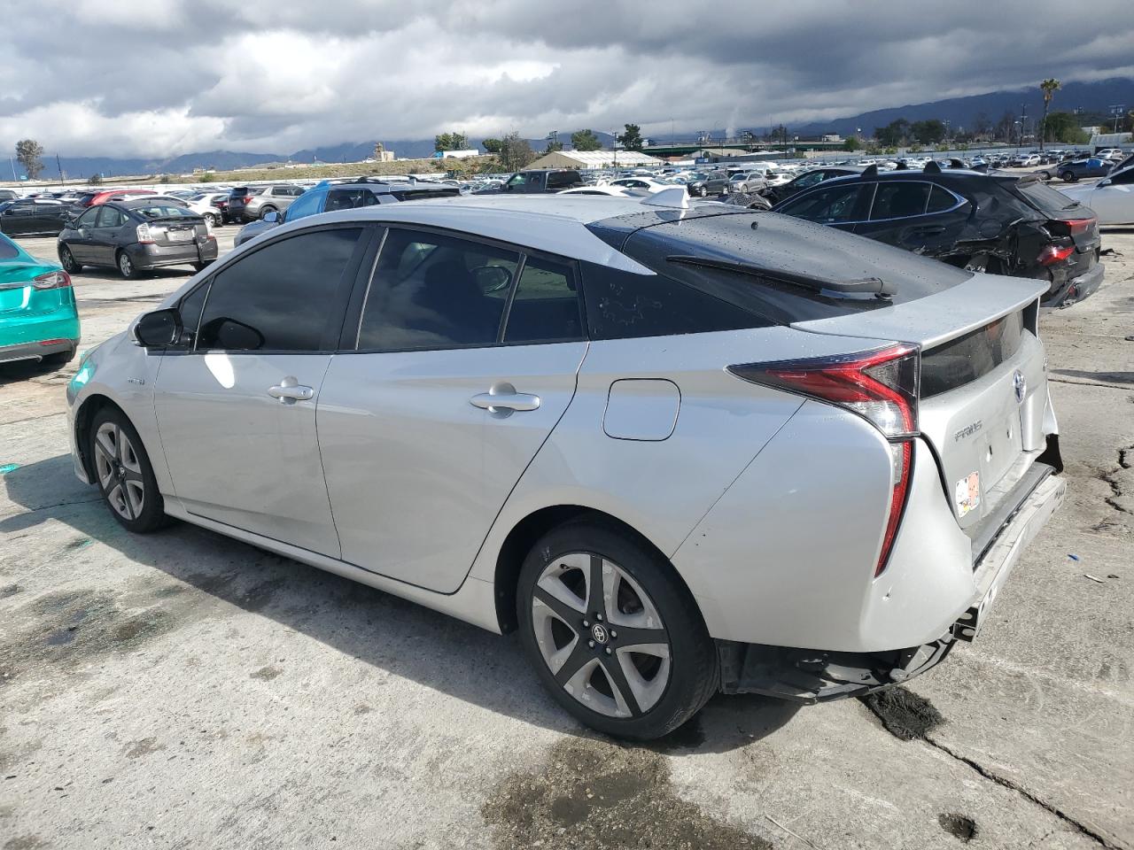 2016 Toyota Prius - Image 2