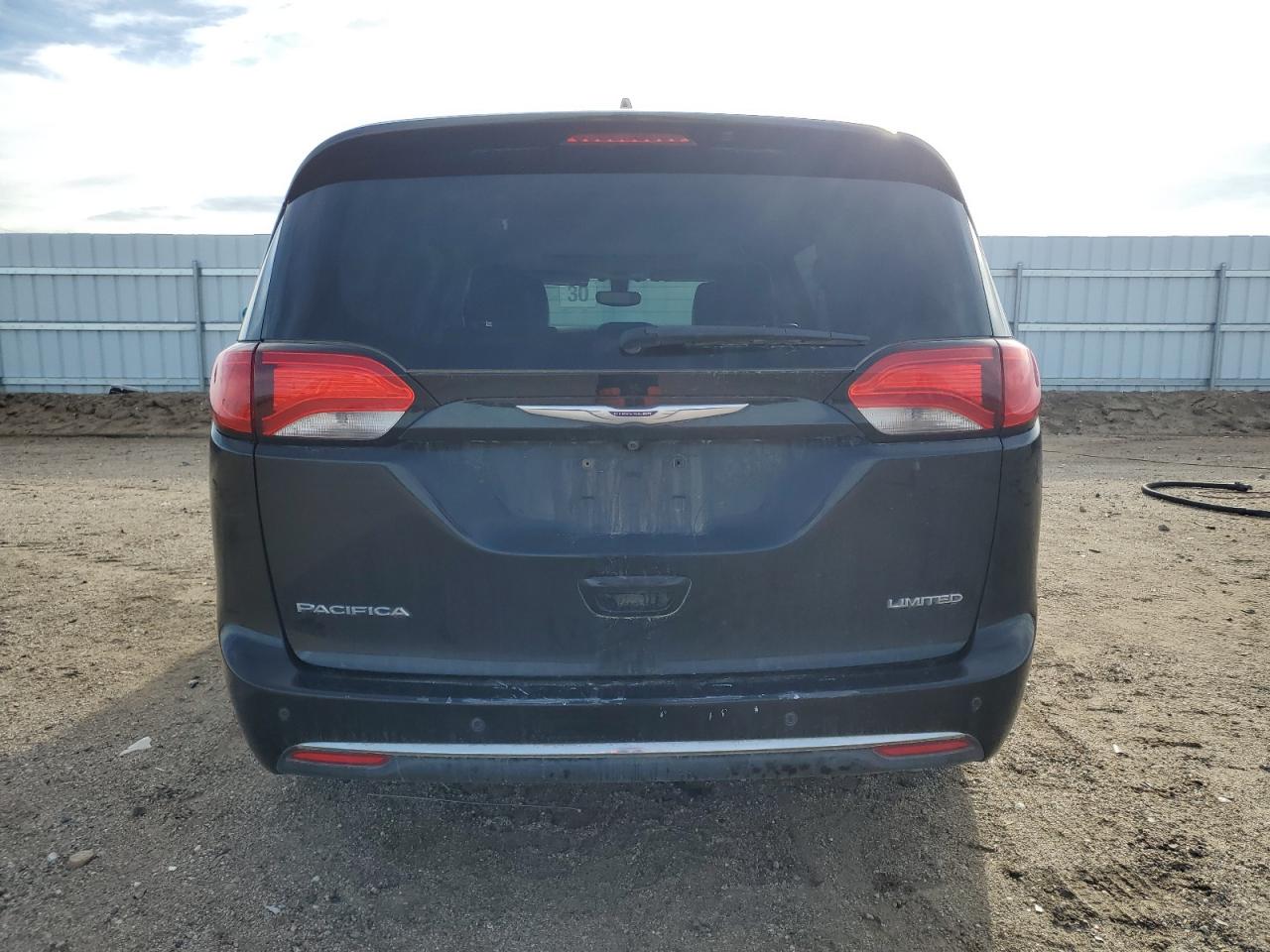 2020 Chrysler Pacifica - Image 6