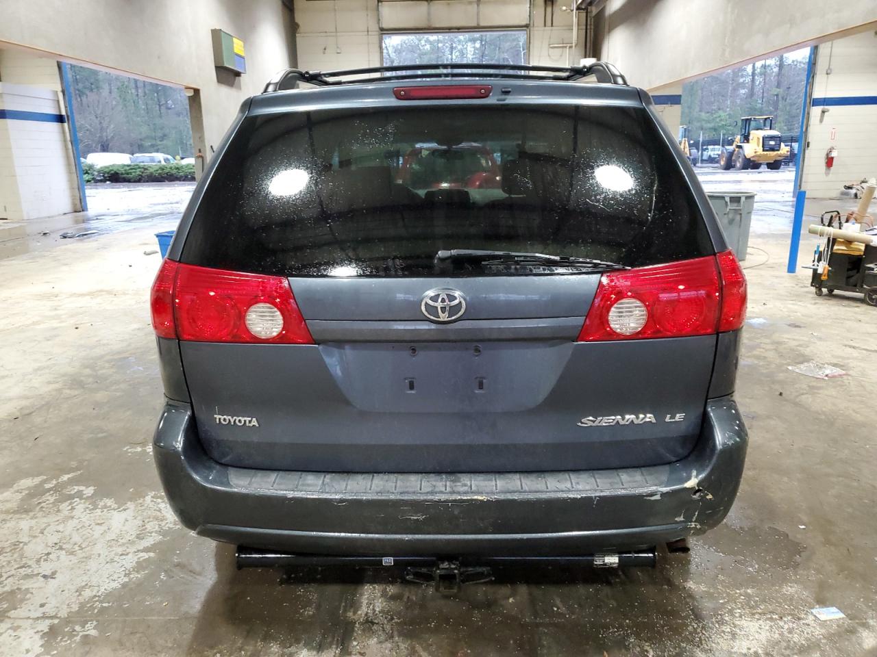 2006 Toyota Sienna - Image 6