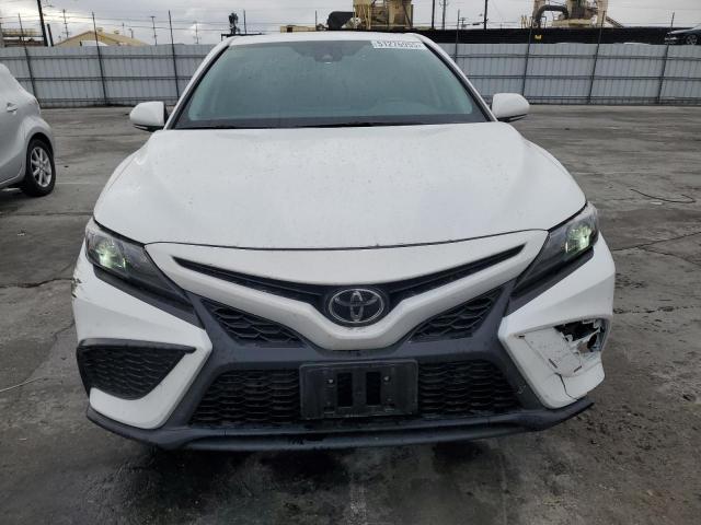  TOYOTA CAMRY 2023 Белы