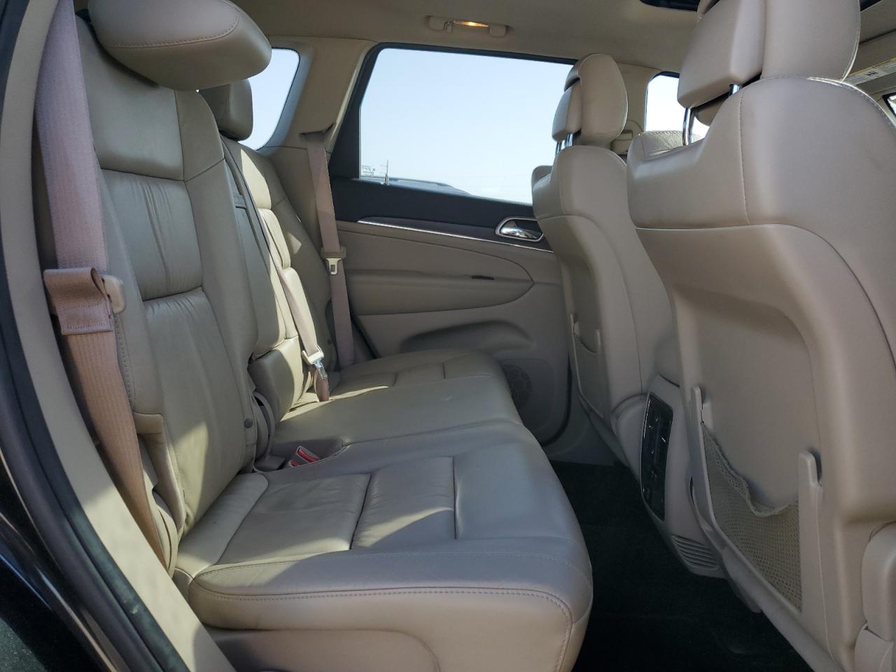 2015 Jeep Grand Cherokee - Image 11