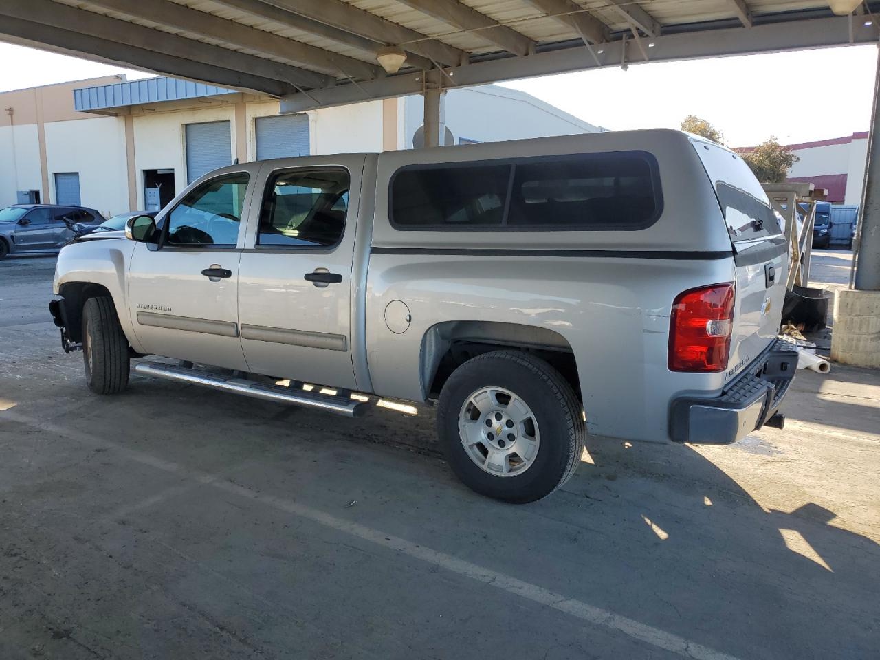 2013 Chevrolet Silverado - Image 2