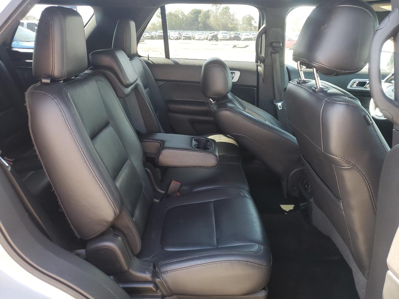 2015 Ford Explorer - Image 12