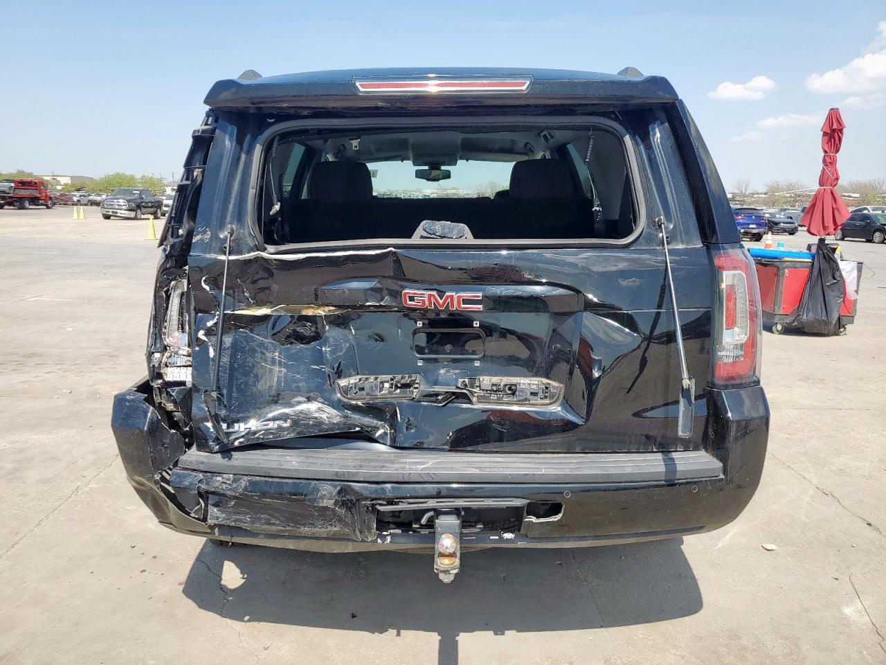 2020 GMC Yukon - Image 6