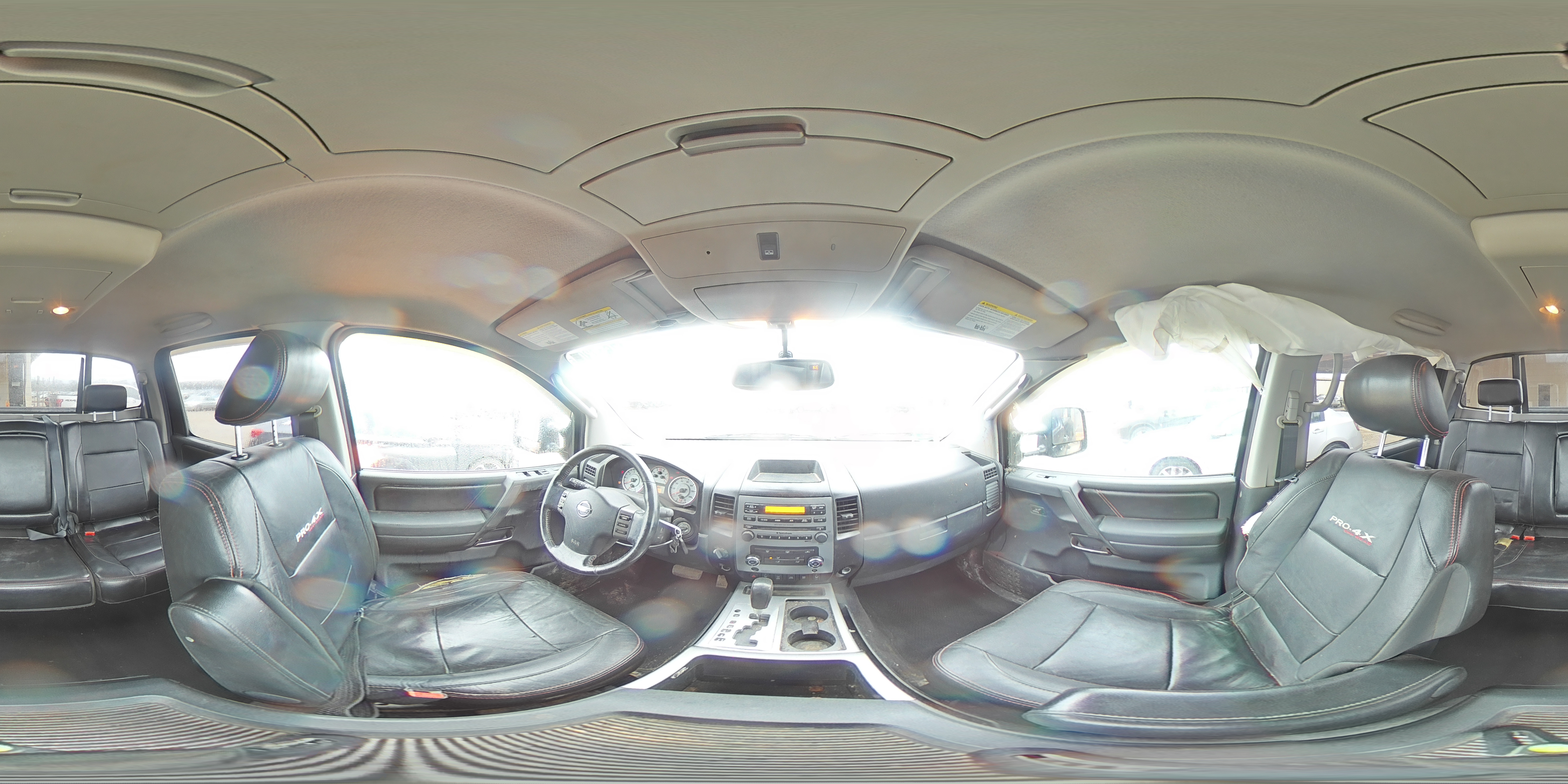 2011 Nissan Titan - Image 13