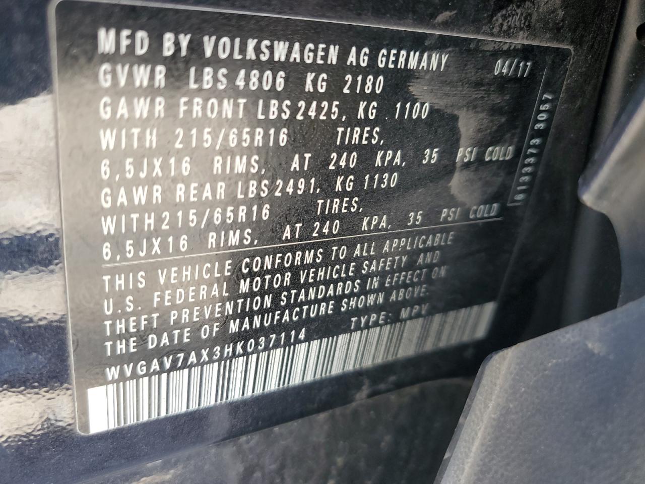 2017 Volkswagen Tiguan - Image 14
