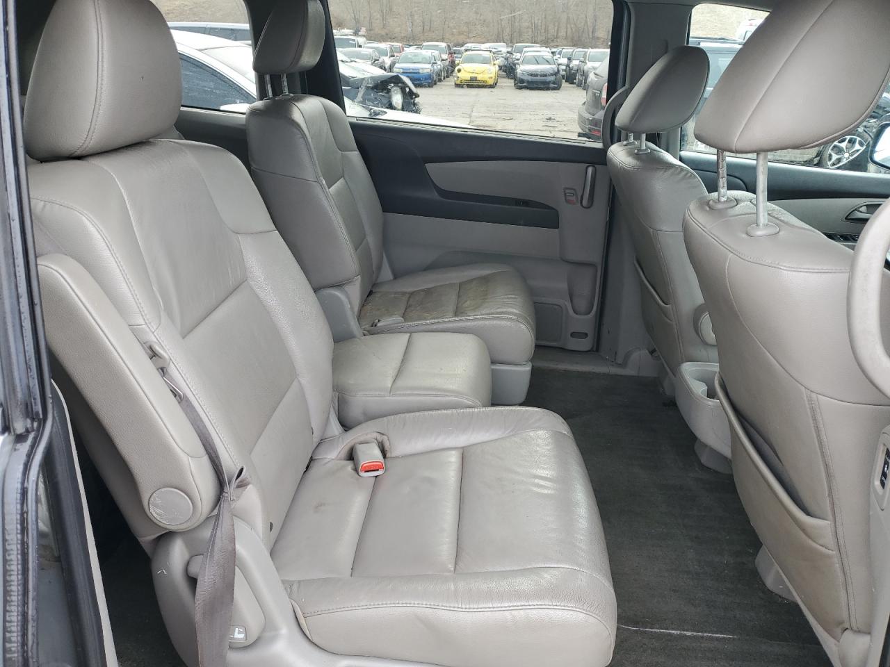 2011 Honda Odyssey - Image 11