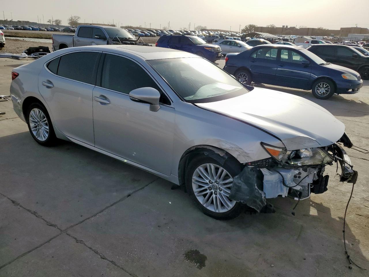 2013 Lexus ES - Image 4