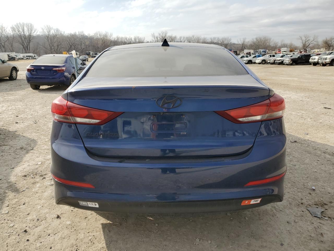 2018 Hyundai Elantra - Image 6