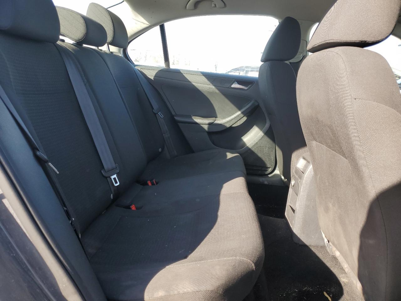 2015 Volkswagen Jetta - Image 10
