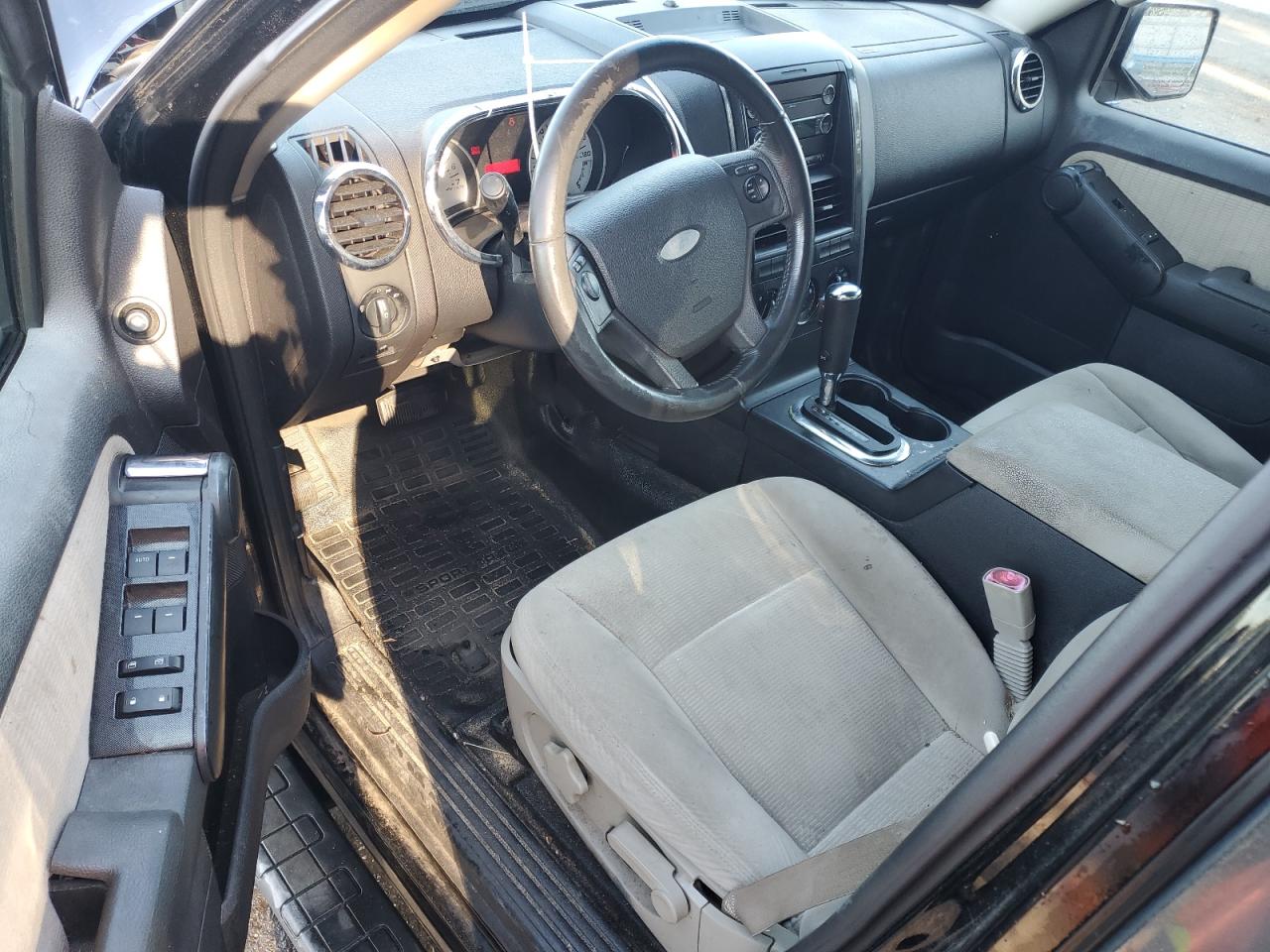 2008 Ford Explorer - Image 8