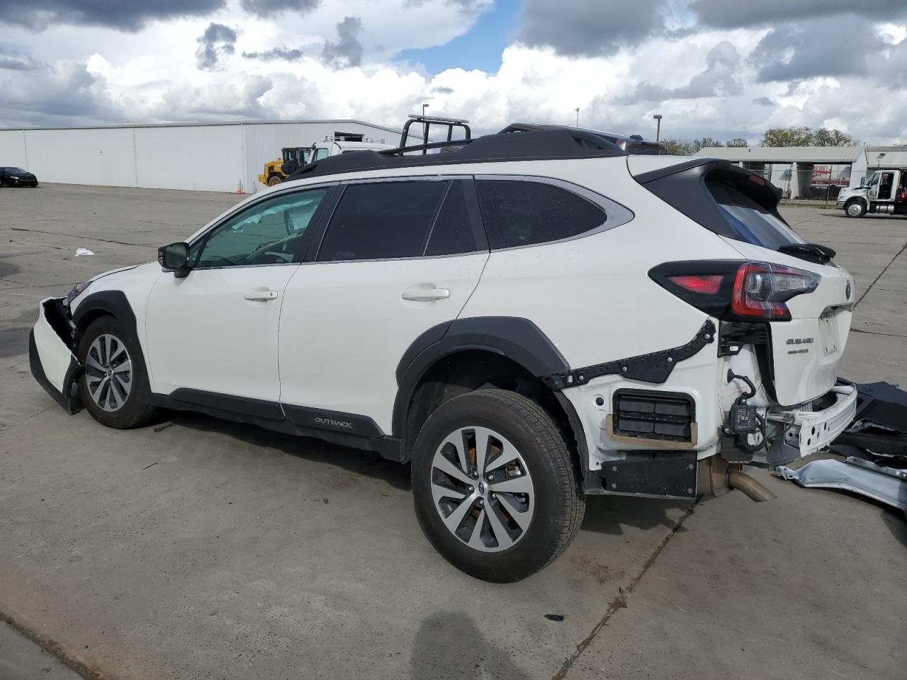 2024 Subaru Outback - Image 2
