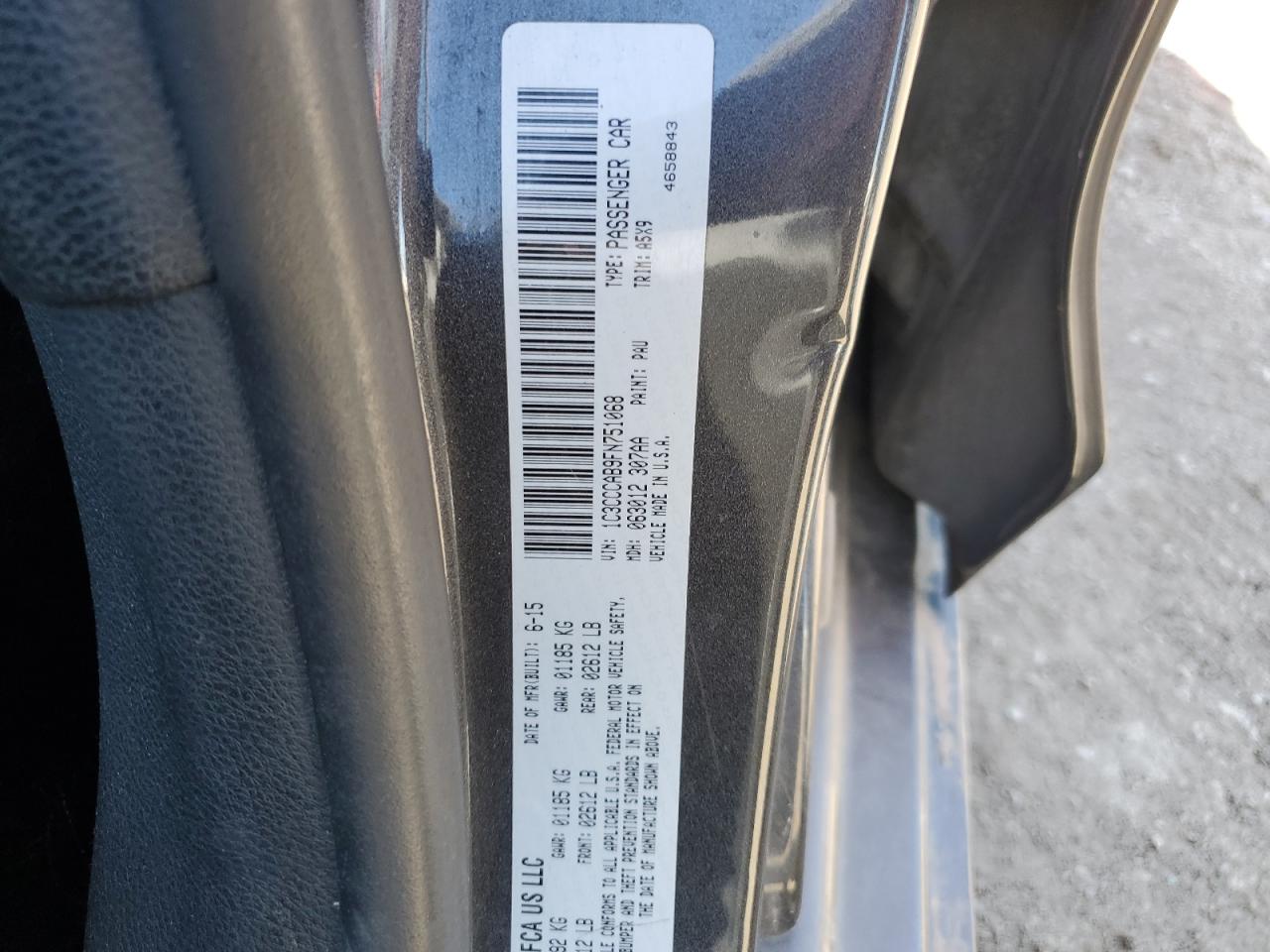 2015 Chrysler 200 - Image 12